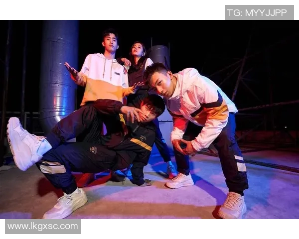 街舞战术解析:上海街舞队如何构建高效盯防体系与战术配合 街舞战术解析:上海街舞队如何构建高效盯防体系与战术配合